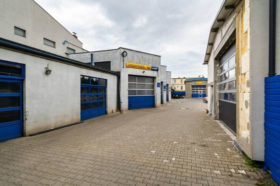 Warsztat samochodowy wraz ze stacją kontroli pojazdów